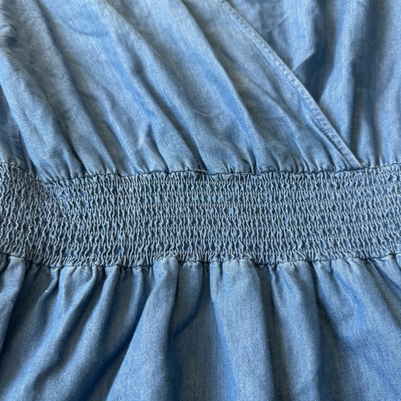MICHAEL Michael Kors Blue Chambray Faux Wrap Ruffle Dress Size Large - Picture 3 of 7